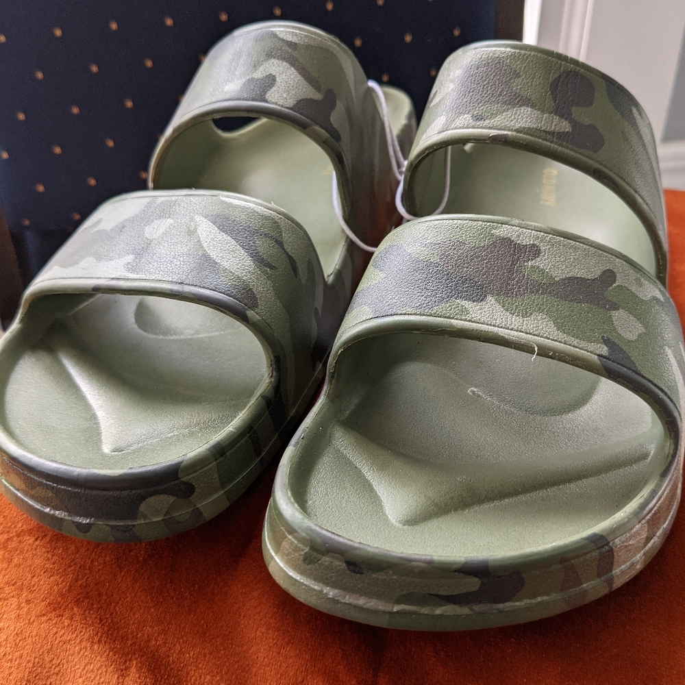 Old Navy Slide Sandals Size 10 Camo Print